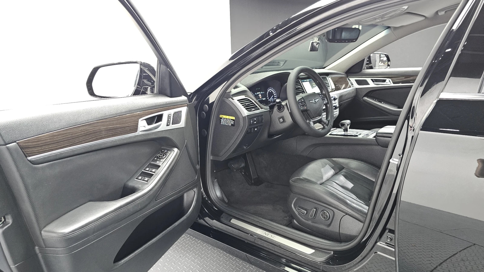 Genesis G80 3.3* ПОДГРЕВ ВОЛАН* КРАЙНА ЦЕНА, снимка 10 - Автомобили и джипове - 55594210