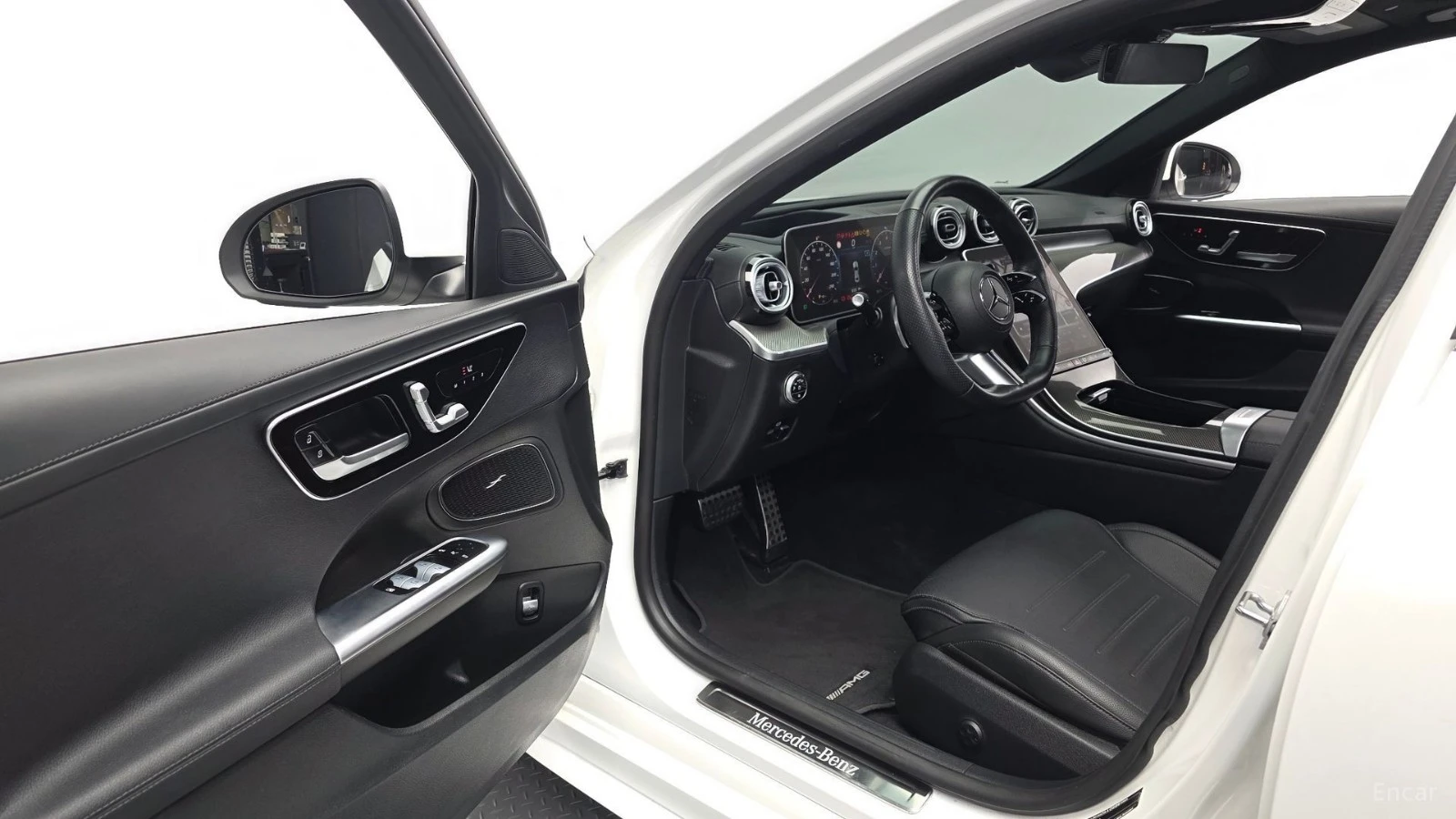 Mercedes-Benz C 300 4MATIC* AMG-LINE* DISTRONIC* 360* КАМЕРА* HUD* , снимка 8 - Автомобили и джипове - 55640561
