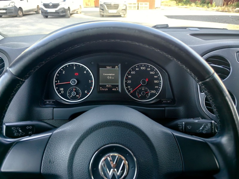 VW Tiguan, снимка 10 - Автомобили и джипове - 46197503