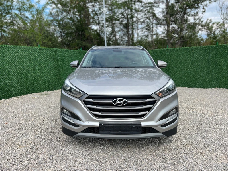 Hyundai Tucson 1.7CRDI нави, камера, снимка 8 - Автомобили и джипове - 46477527