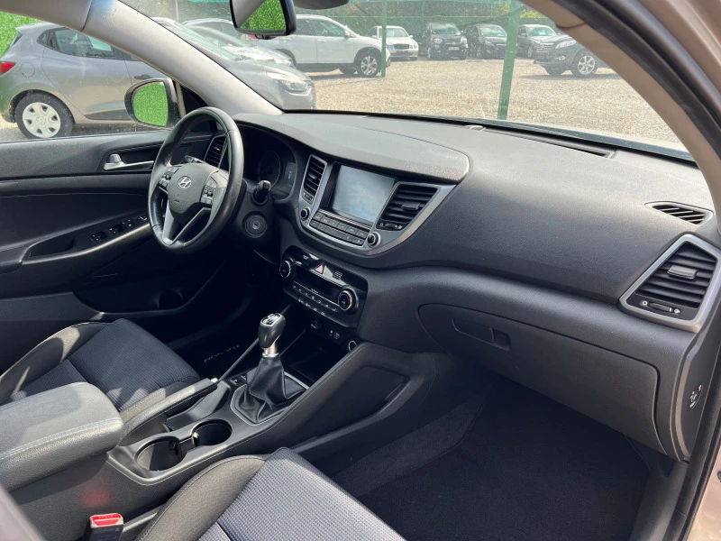 Hyundai Tucson 1.7CRDI нави, камера, снимка 12 - Автомобили и джипове - 46477527