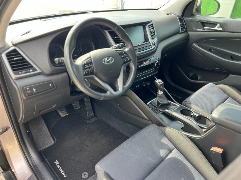 Hyundai Tucson 1.7CRDI нави, камера, снимка 9 - Автомобили и джипове - 46477527