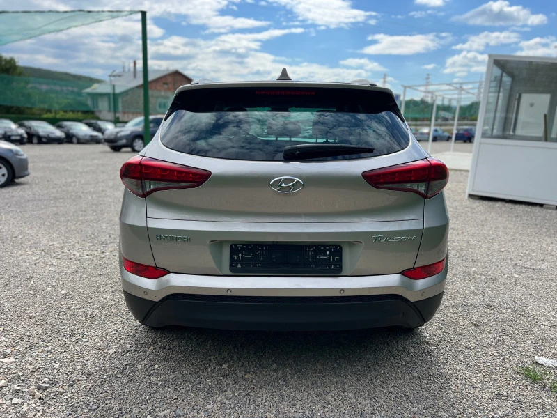 Hyundai Tucson 1.7CRDI нави, камера, снимка 4 - Автомобили и джипове - 46477527