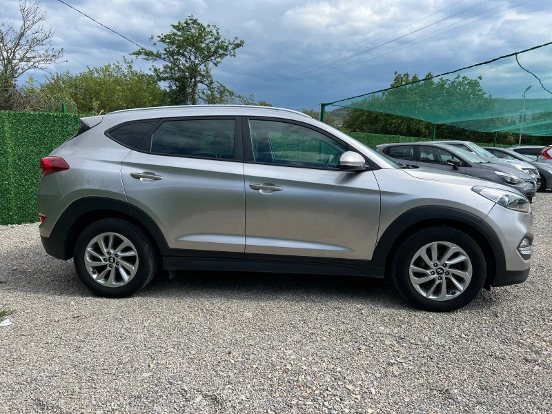 Hyundai Tucson 1.7CRDI нави, камера, снимка 6 - Автомобили и джипове - 46477527