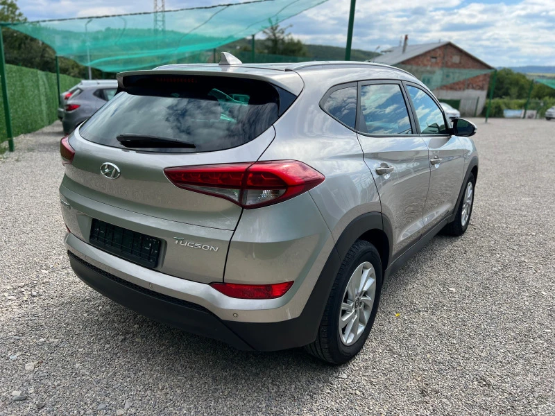 Hyundai Tucson 1.7CRDI нави, камера, снимка 5 - Автомобили и джипове - 46477527