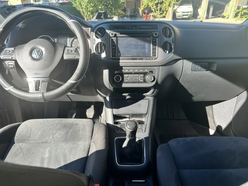 VW Tiguan 2.0 140кс , снимка 5 - Автомобили и джипове - 52275451