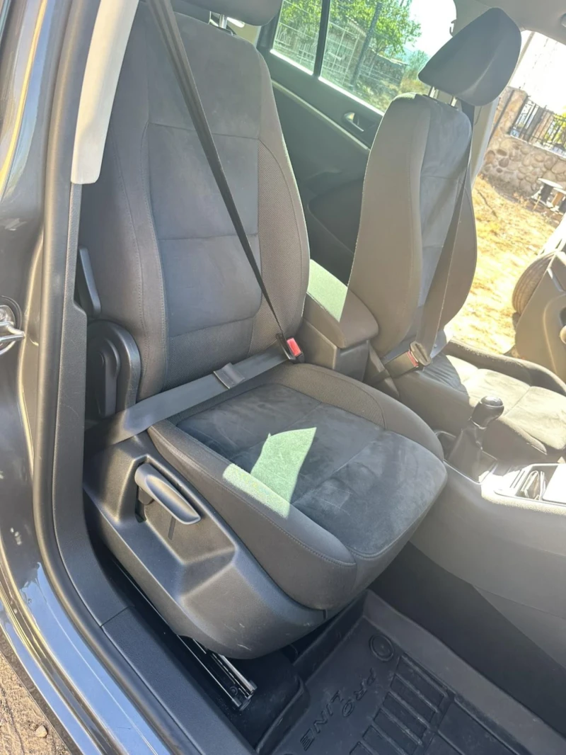 VW Tiguan 2.0 140кс , снимка 8 - Автомобили и джипове - 52275451