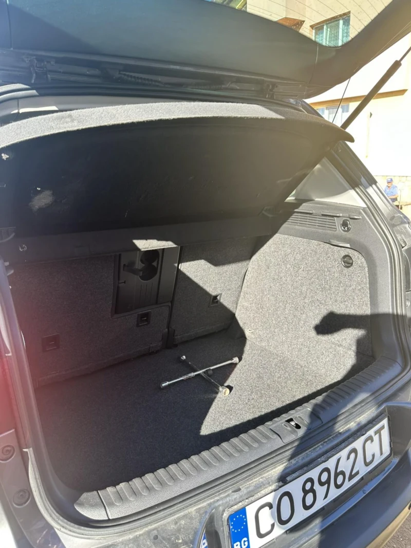 VW Tiguan 2.0 140кс , снимка 6 - Автомобили и джипове - 52275451