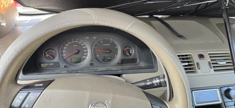 Volvo Xc90, снимка 3 - Автомобили и джипове - 52352476