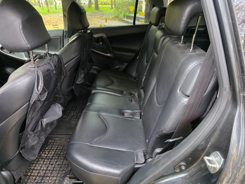 Toyota Rav4, снимка 11 - Автомобили и джипове - 52472444