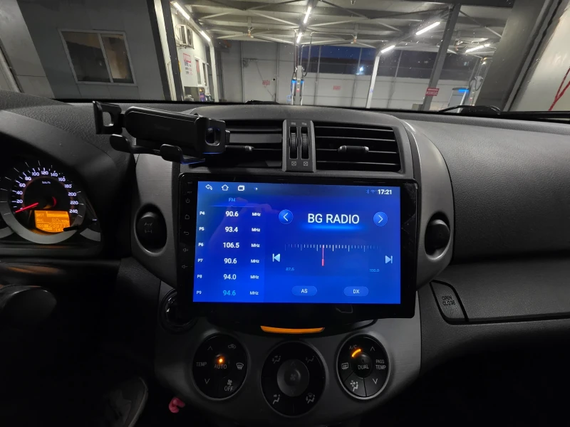 Toyota Rav4, снимка 9 - Автомобили и джипове - 52472444