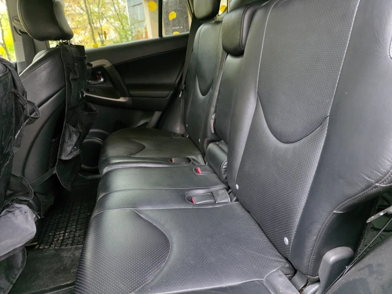 Toyota Rav4, снимка 12 - Автомобили и джипове - 52472444