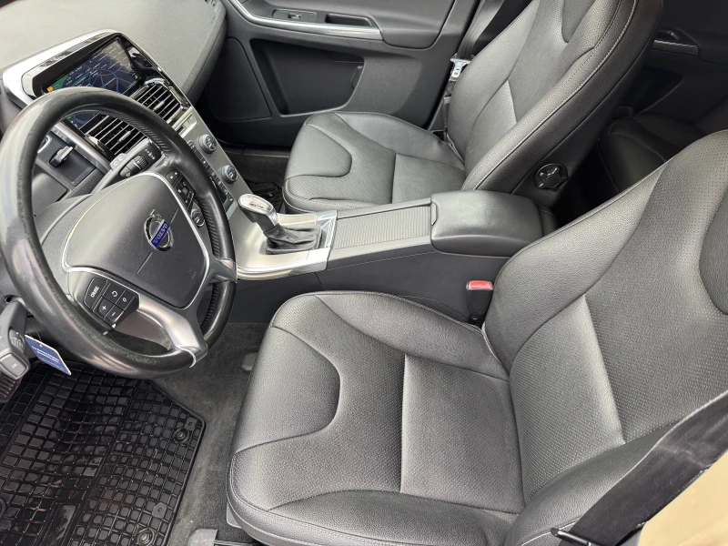 Volvo XC60, снимка 13 - Автомобили и джипове - 53097595