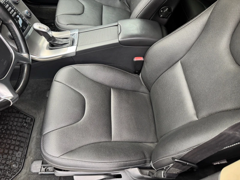 Volvo XC60, снимка 14 - Автомобили и джипове - 53097595