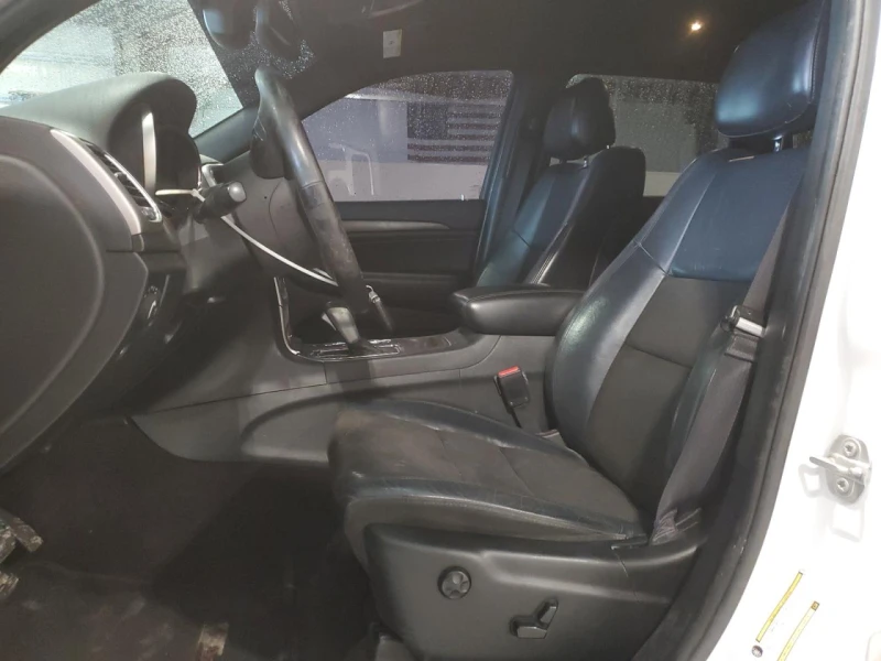 Jeep Grand cherokee 3.6V6* 4X4* LAREDO, снимка 8 - Автомобили и джипове - 53221352