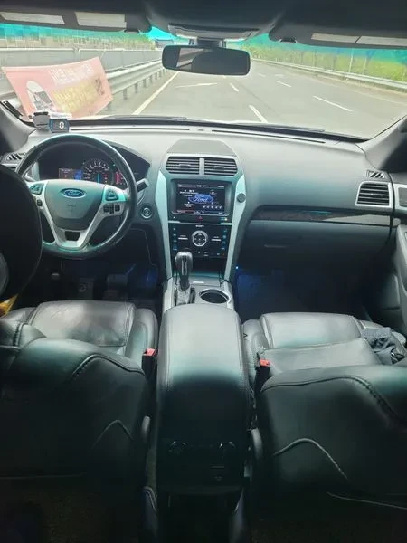 Ford Explorer 3.5 AWD - САМО 30% АВАНС, снимка 5 - Автомобили и джипове - 56368586