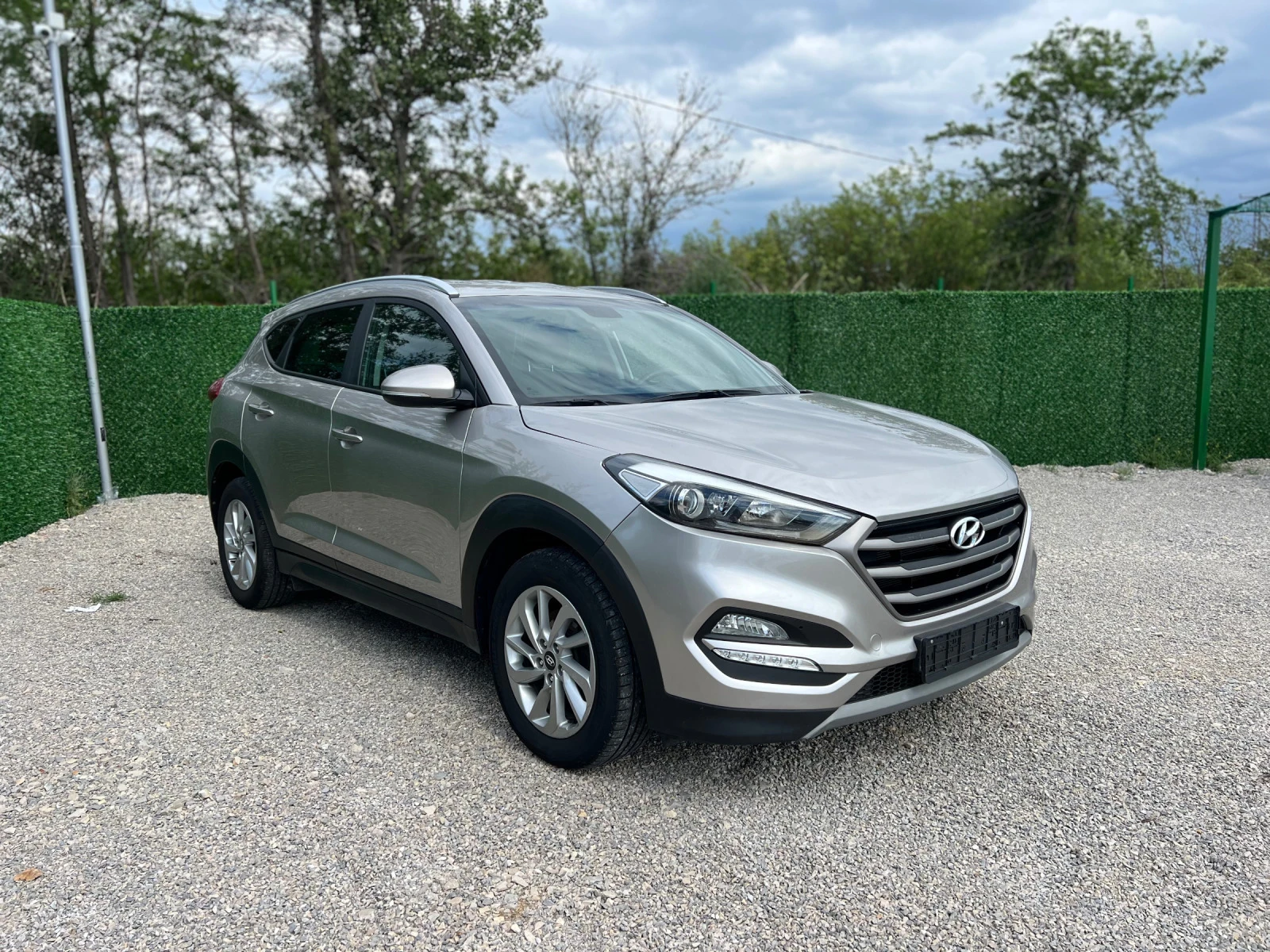 Hyundai Tucson 1.7CRDI нави, камера - изображение 7