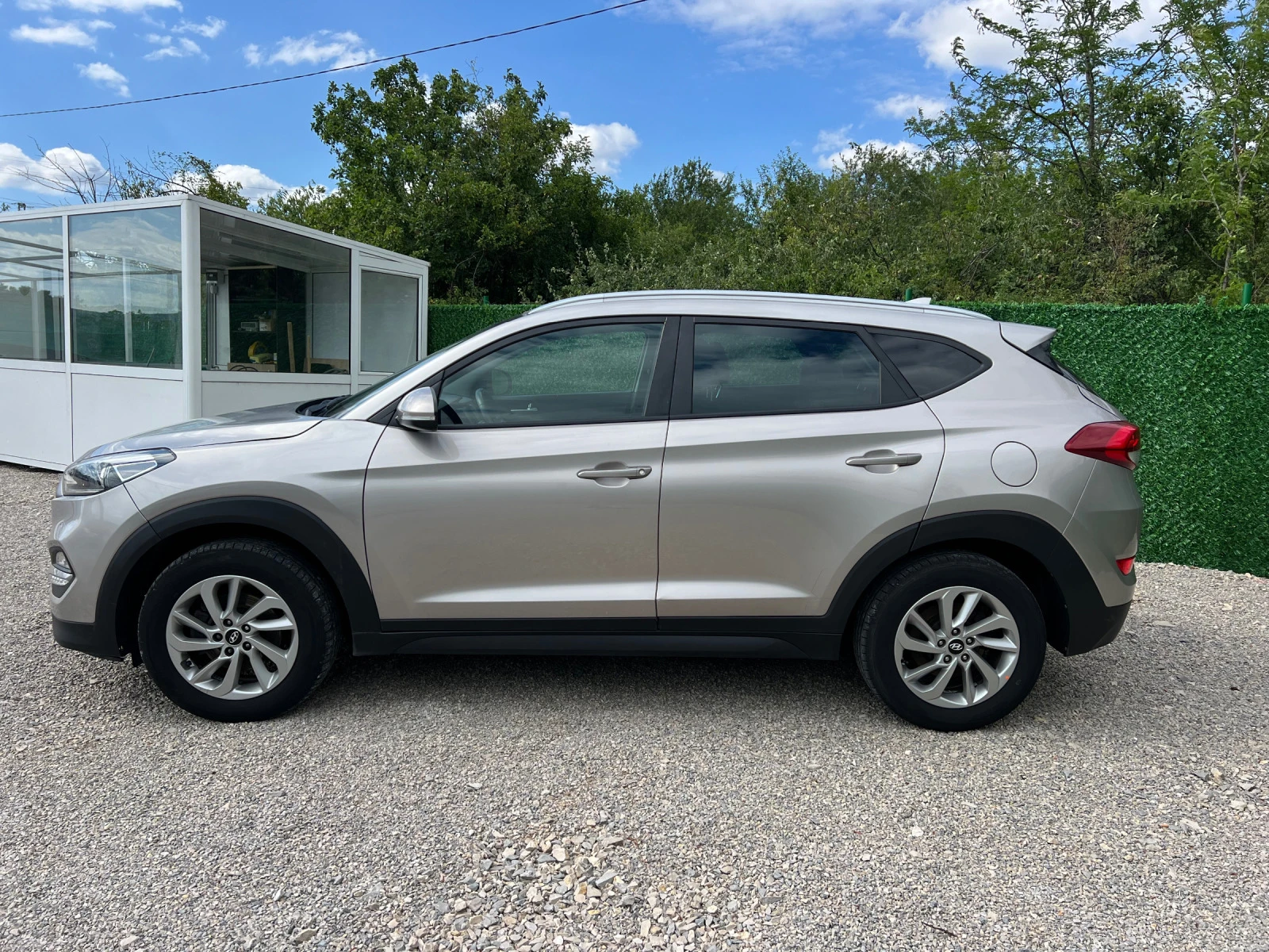 Hyundai Tucson 1.7CRDI нави, камера - изображение 2