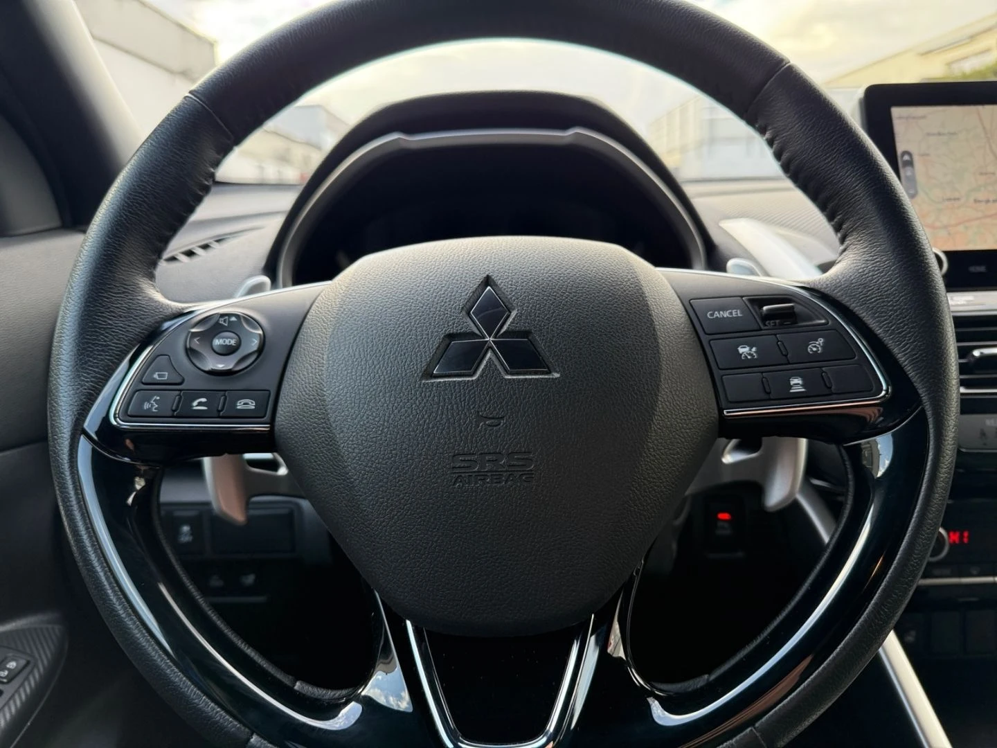 Mitsubishi Eclipse Cross PHEV/188HP/SELECT/4X4/CAM/NAV/LED/ACC/CARPLAY/394v - изображение 10