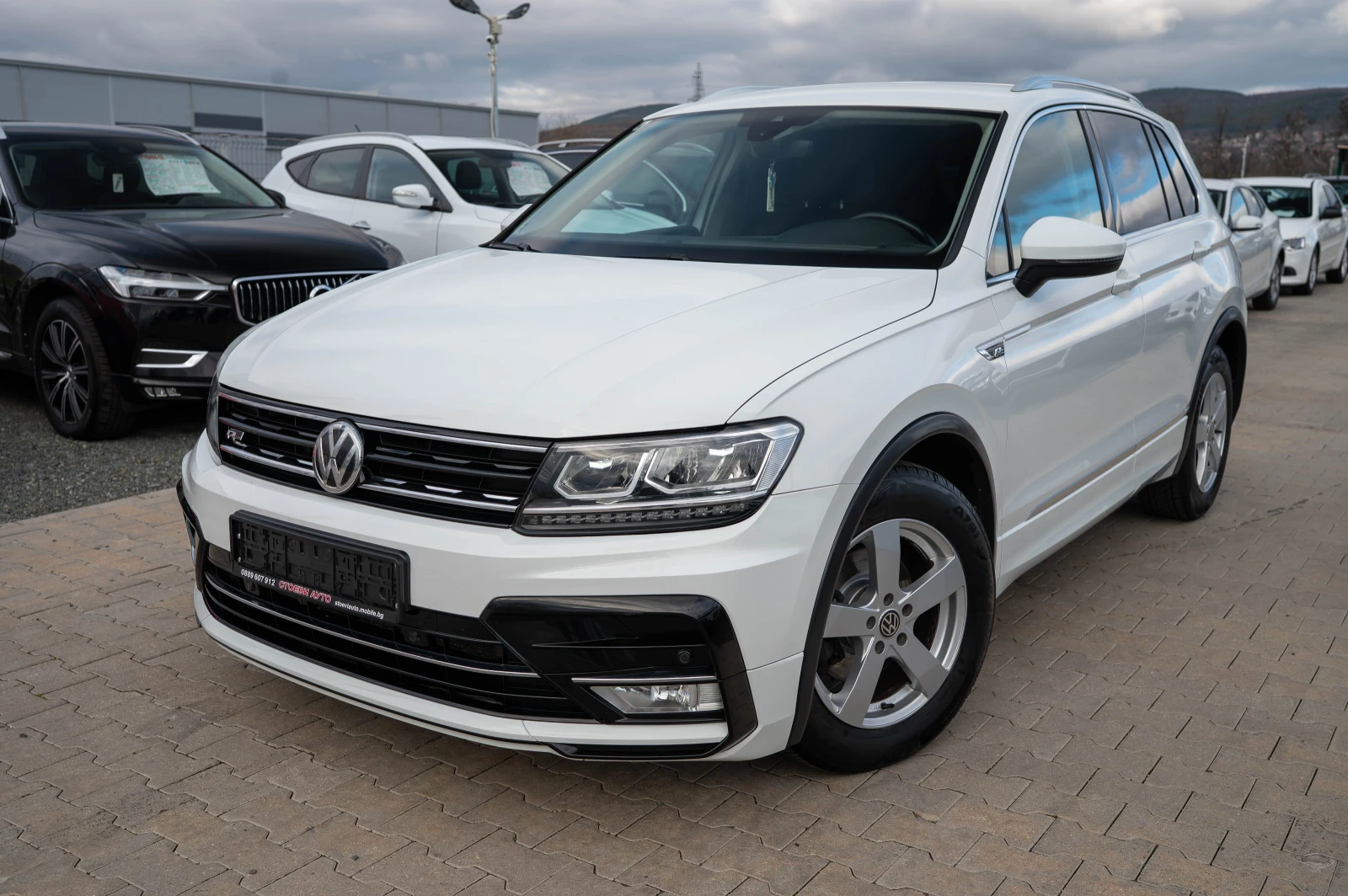 VW Tiguan 2.0* TDI* R-LINE*  - изображение 2