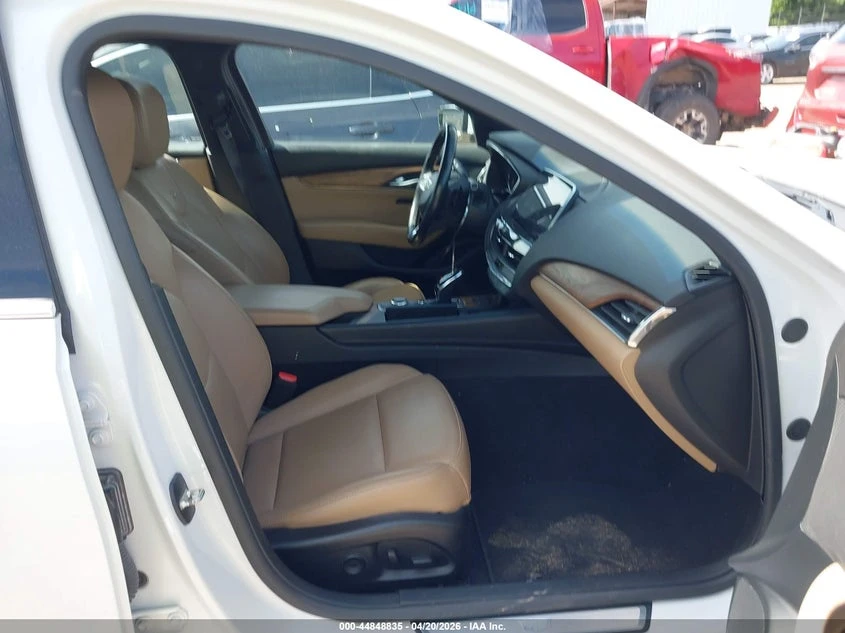 Cadillac Escalade 2.0l Ct5 Premium Luxury, снимка 5 - Автомобили и джипове - 54569003