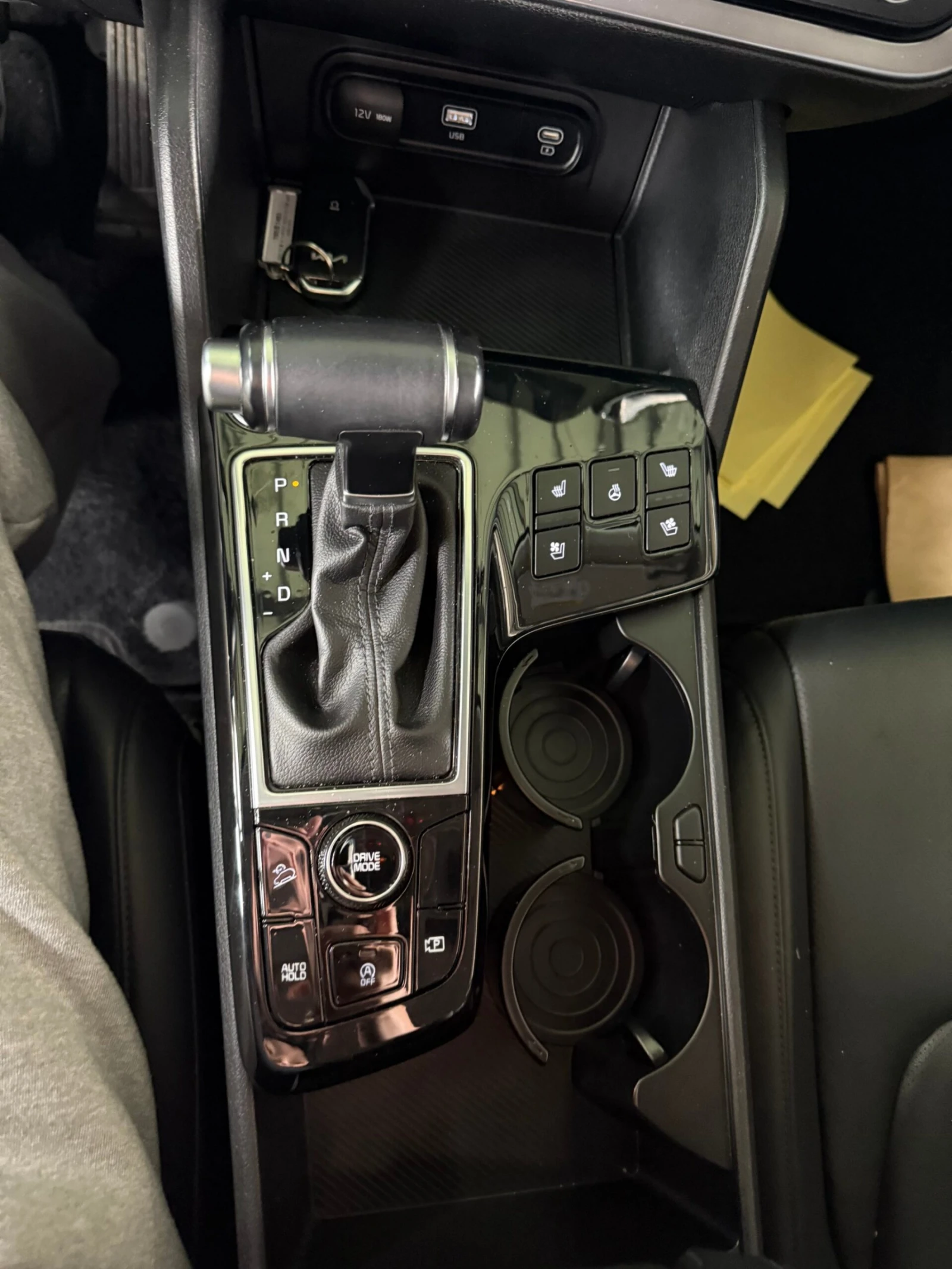 Kia Sportage 2.0 CRDI - OЧАКВАН ВНОС, снимка 4 - Автомобили и джипове - 54619600