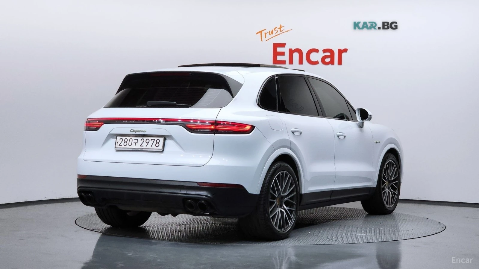 Porsche Cayenne * 3.0E-Hybrid* ПОДГРЕВ* ОБДУХВАНЕ* 360* ПАНОРАМА* , снимка 2 - Автомобили и джипове - 54914467
