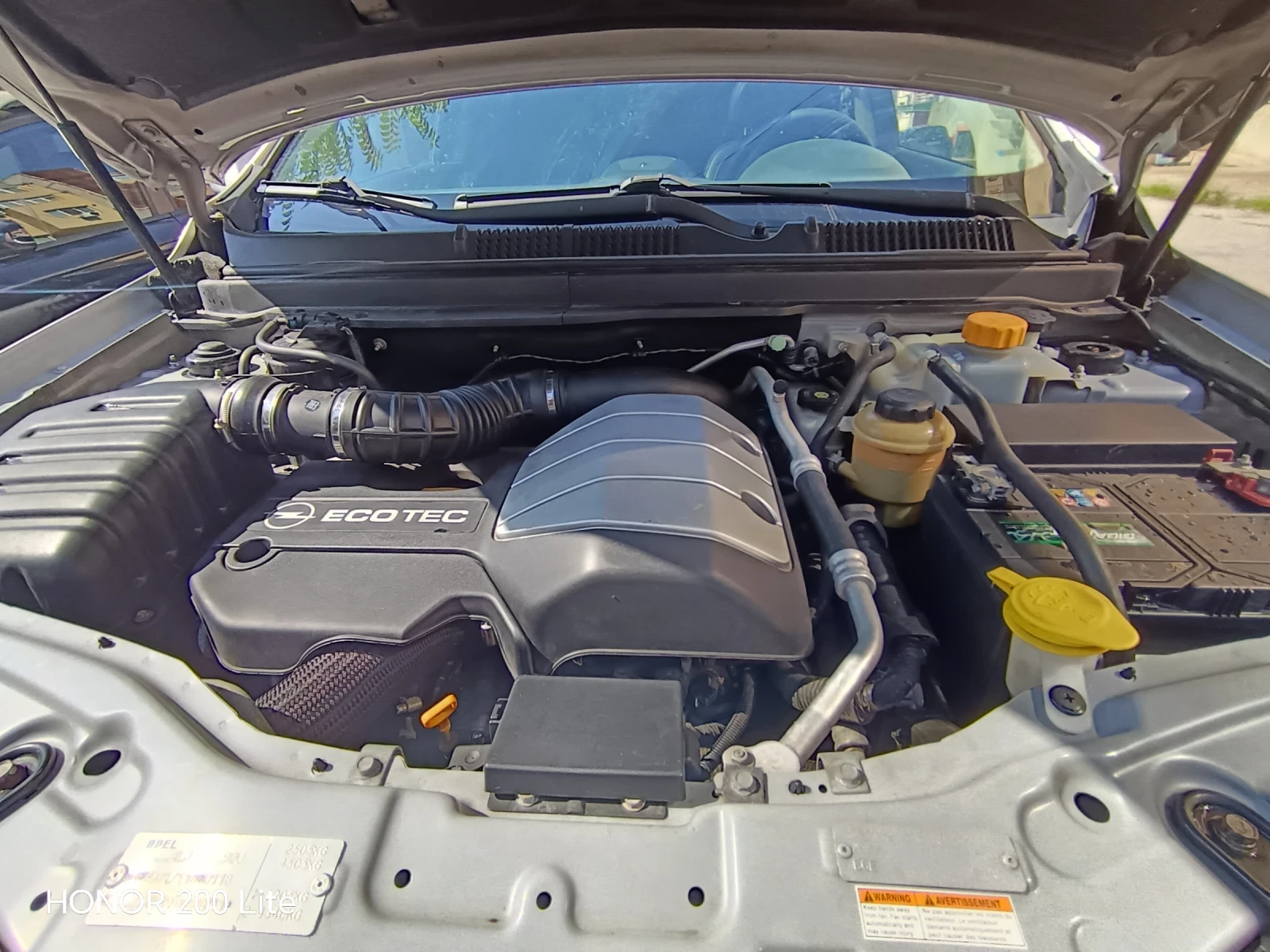 Opel Antara Лек автомобил
