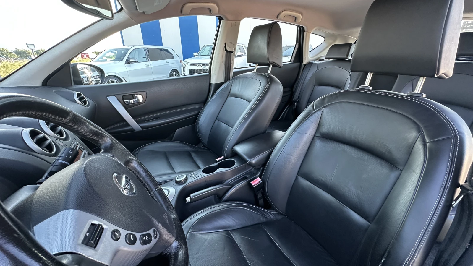 Nissan Qashqai 4x4 | ОБСЛУЖЕНА | ВСИЧКО ПЛАТЕНО, снимка 10 - Автомобили и джипове - 55189470