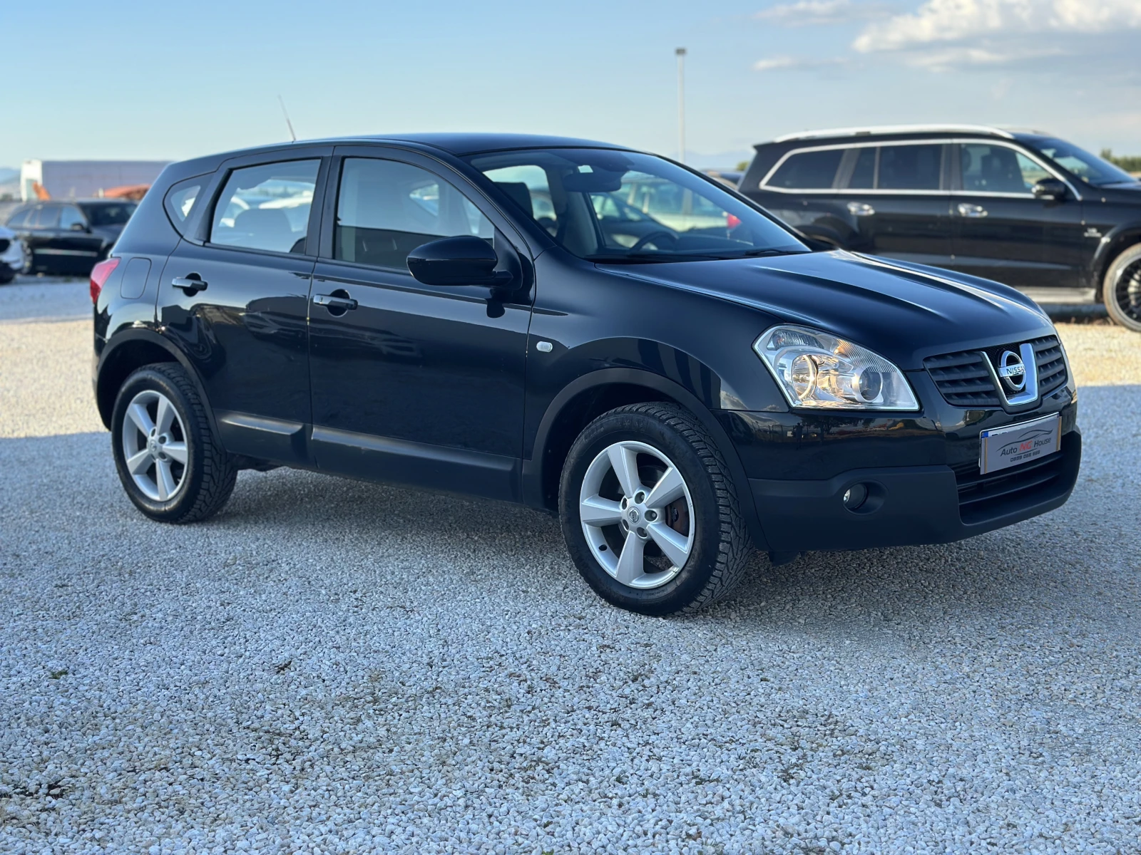 Nissan Qashqai 4x4 | ОБСЛУЖЕНА | ВСИЧКО ПЛАТЕНО, снимка 3 - Автомобили и джипове - 55189470