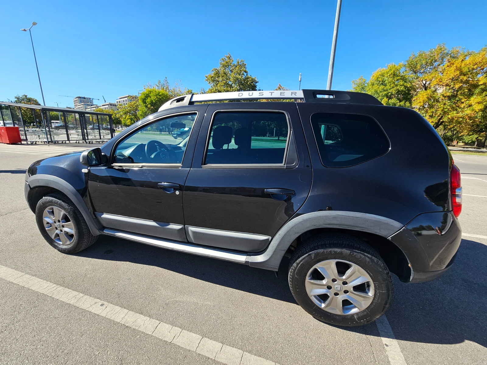 Dacia Duster Газ/бензин 1.6, снимка 12 - Автомобили и джипове - 56351386
