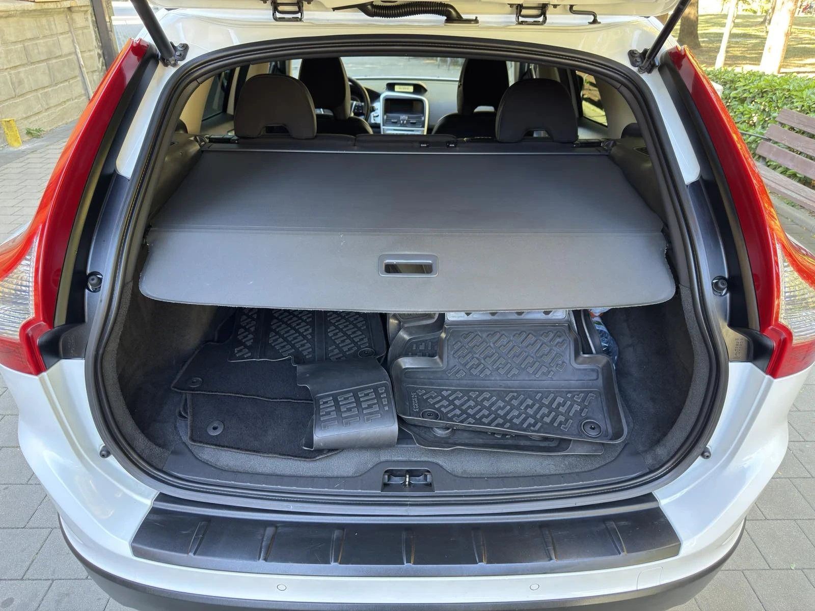 Volvo XC60, снимка 8 - Автомобили и джипове - 56434323