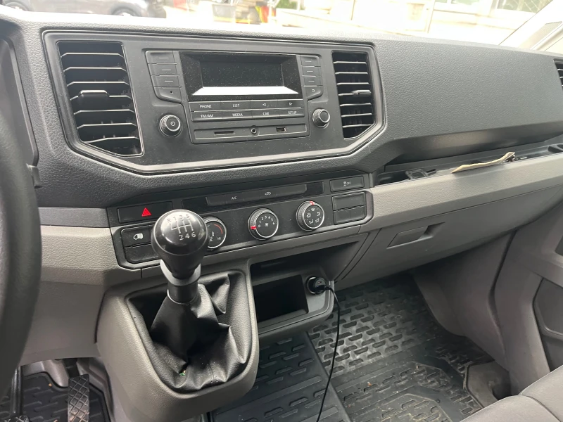 VW Crafter 2.0TDI 130000km, снимка 9 - Бусове и автобуси - 52033532