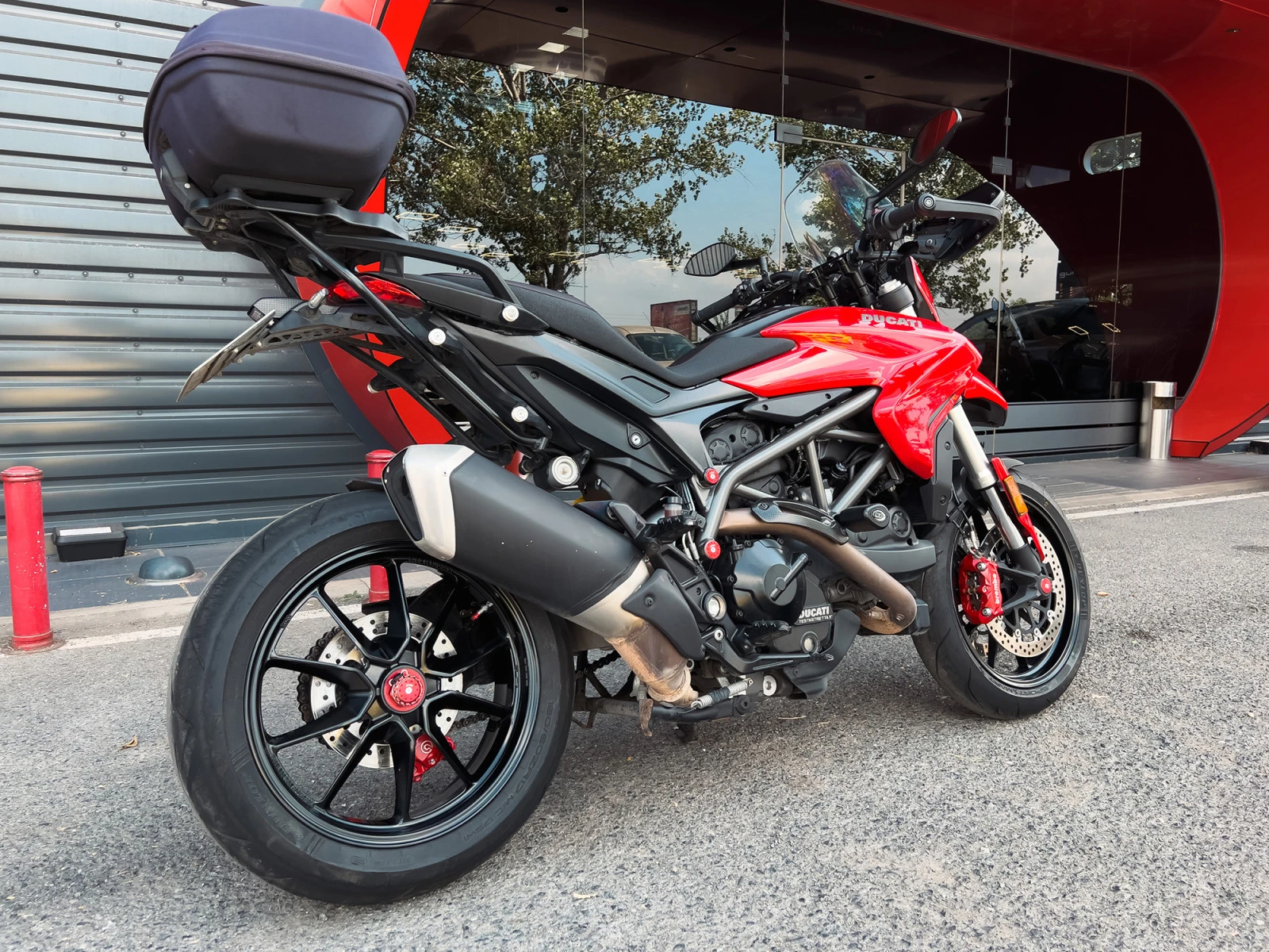 Ducati Hypermotard  HYPERSTRADA 939 LOW - изображение 3