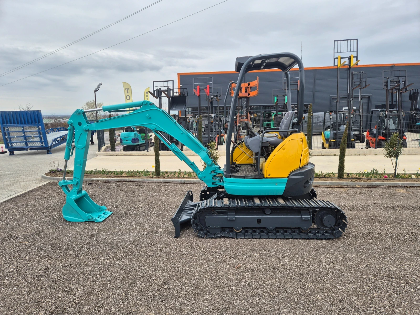 Багер Kubota U-25-3S / 2.5 тона / ДЖОЙСТИЦИ / НАЛИЧЕН !, снимка 2 - Индустриална техника - 53949115