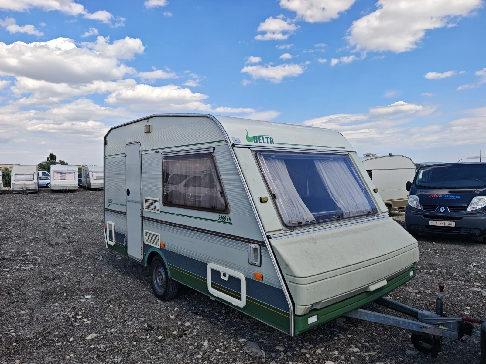 Каравана Dehler DELTA, снимка 2 - Каравани и кемпери - 55747026