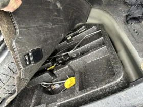 Toyota Avensis 2. 0 D-4D 124 к. с. НА ЧАСТИ, снимка 16