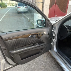 Mercedes-Benz E 500, снимка 9