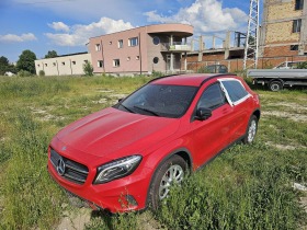 Mercedes-Benz GLA 180 Наводнена, снимка 1 - Автомобили и джипове - 45999129
