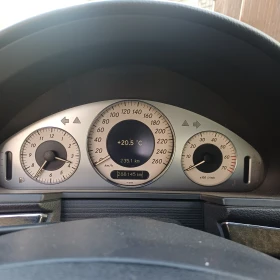 Mercedes-Benz E 500, снимка 12