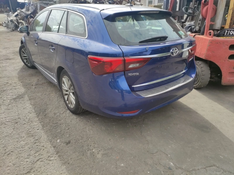 Toyota Avensis 1.6d4d 2.0d4d, снимка 12 - Автомобили и джипове - 39858165