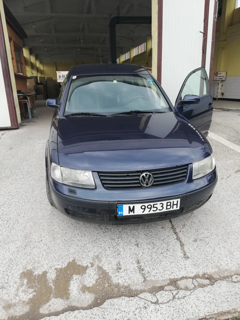 VW Passat, снимка 1 - Автомобили и джипове - 47641981