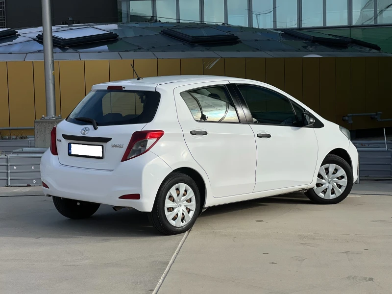 Toyota Yaris 1.33i, снимка 4 - Автомобили и джипове - 47991486