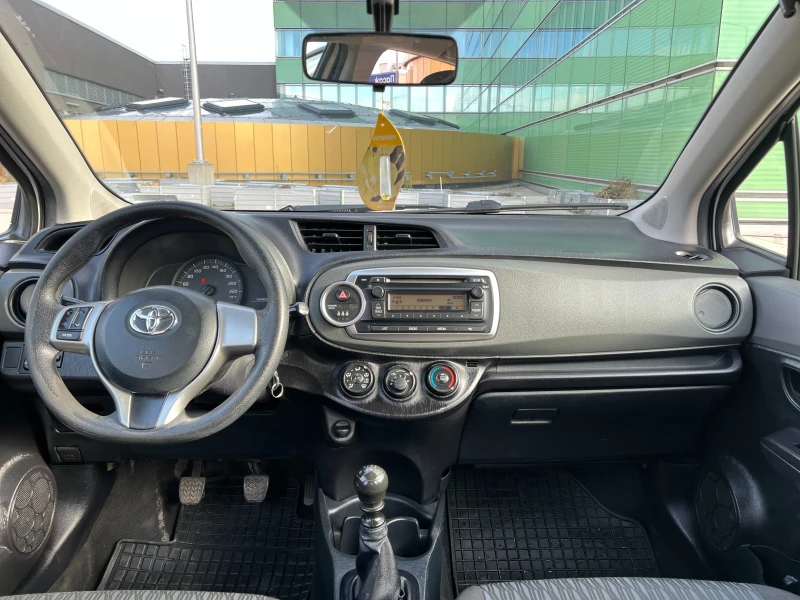 Toyota Yaris 1.33i, снимка 11 - Автомобили и джипове - 47991486