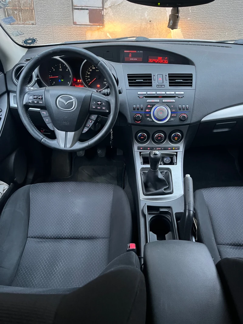 Mazda 3, снимка 12 - Автомобили и джипове - 48470673