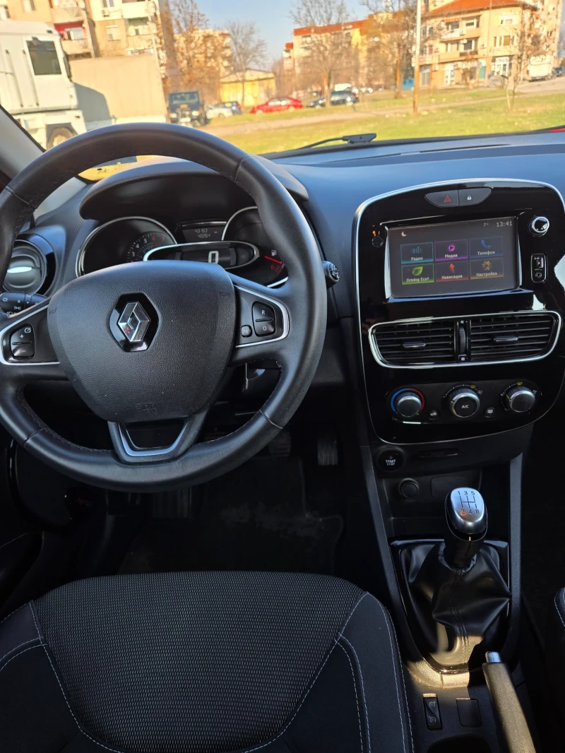 Renault Clio 1.2 Intense, снимка 8 - Автомобили и джипове - 48489154