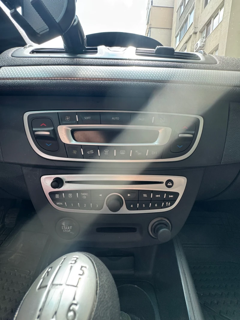 Renault Megane, снимка 4 - Автомобили и джипове - 52263295