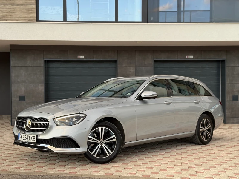 Mercedes-Benz E 220 4MATIC* 9G* Avangarde* MBUX* Camera, снимка 2 - Автомобили и джипове - 50833824