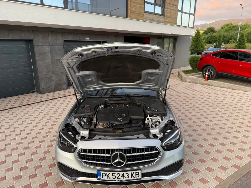 Mercedes-Benz E 220 4MATIC* 9G* Avangarde* MBUX* Camera, снимка 12 - Автомобили и джипове - 50833824