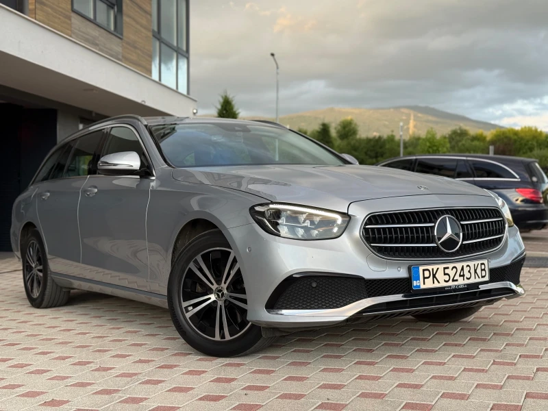 Mercedes-Benz E 220 4MATIC* 9G* Avangarde* MBUX* Camera, снимка 3 - Автомобили и джипове - 50833824